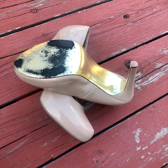 Gorgeous nude stilettos - Picture 4 of 5